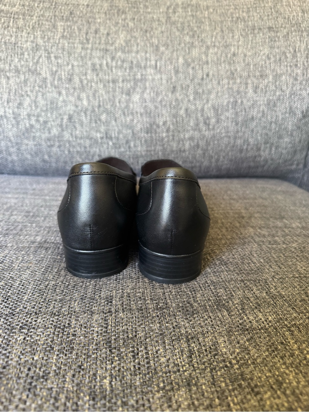 Clarks Juliet Shine Loafers Small Bow Detail Slip On - Picture 4 of 8